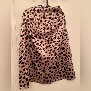 leopard print silk (like) skirt